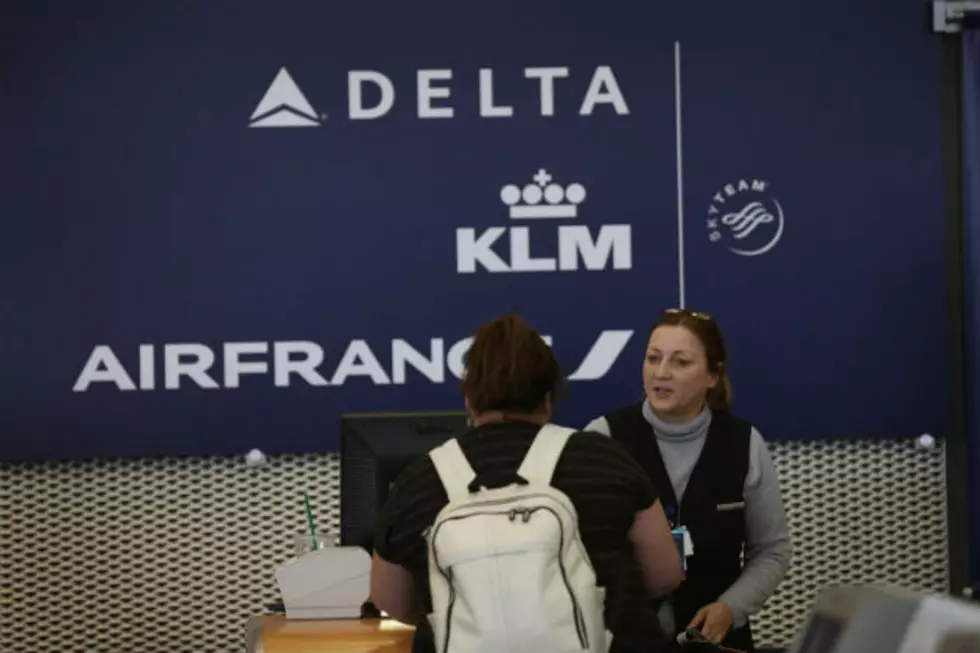 Nursing Mother Receives Apology from Airlines after a Nasty Fuss at Departure Desk